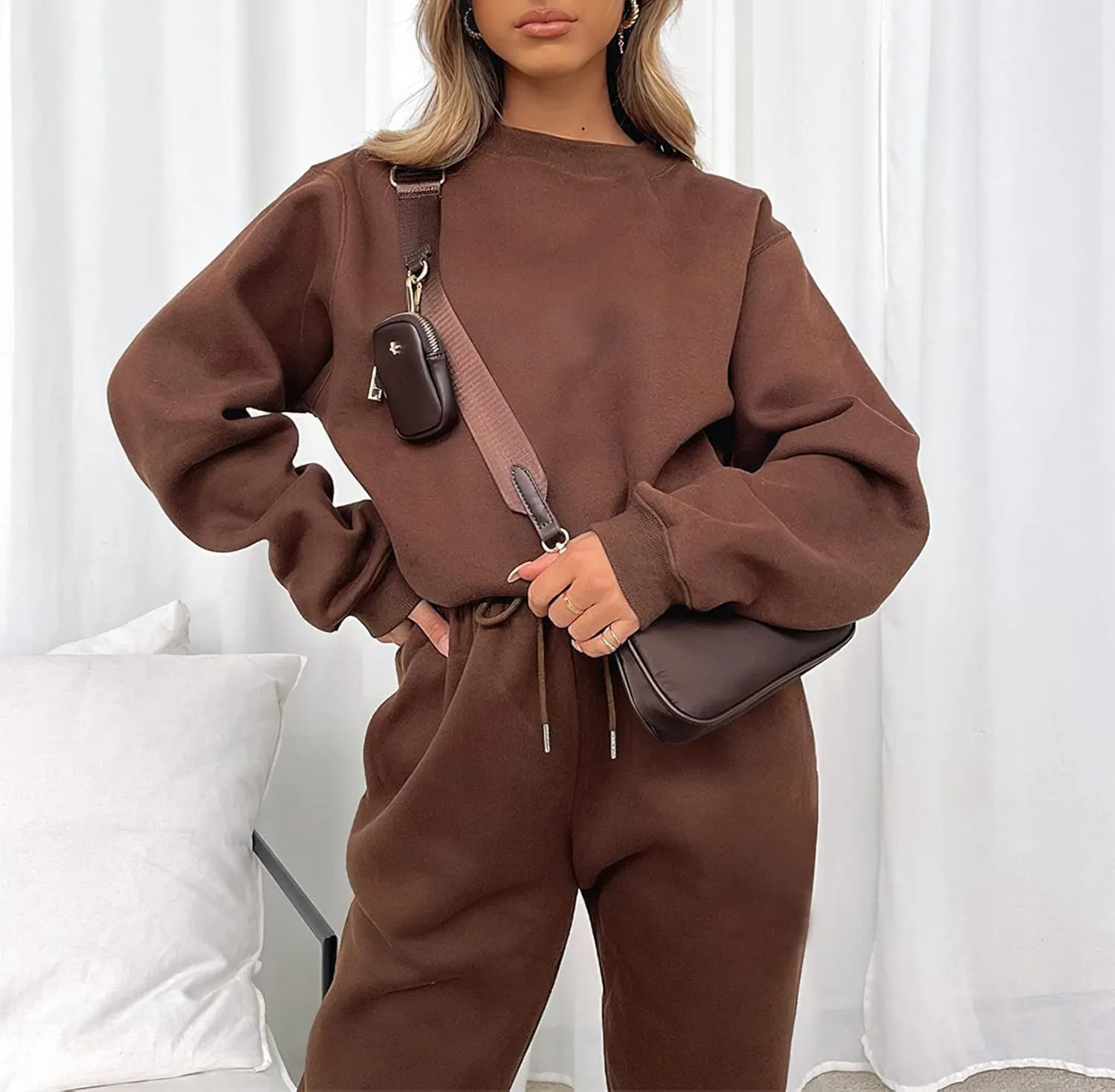Viatabuna Women's 2 Piece Fleece Sweatsuit Outfit Long Sleeve Crewneck Pullover Sweatshirt Drawstring Jogger Pants Lounge Set