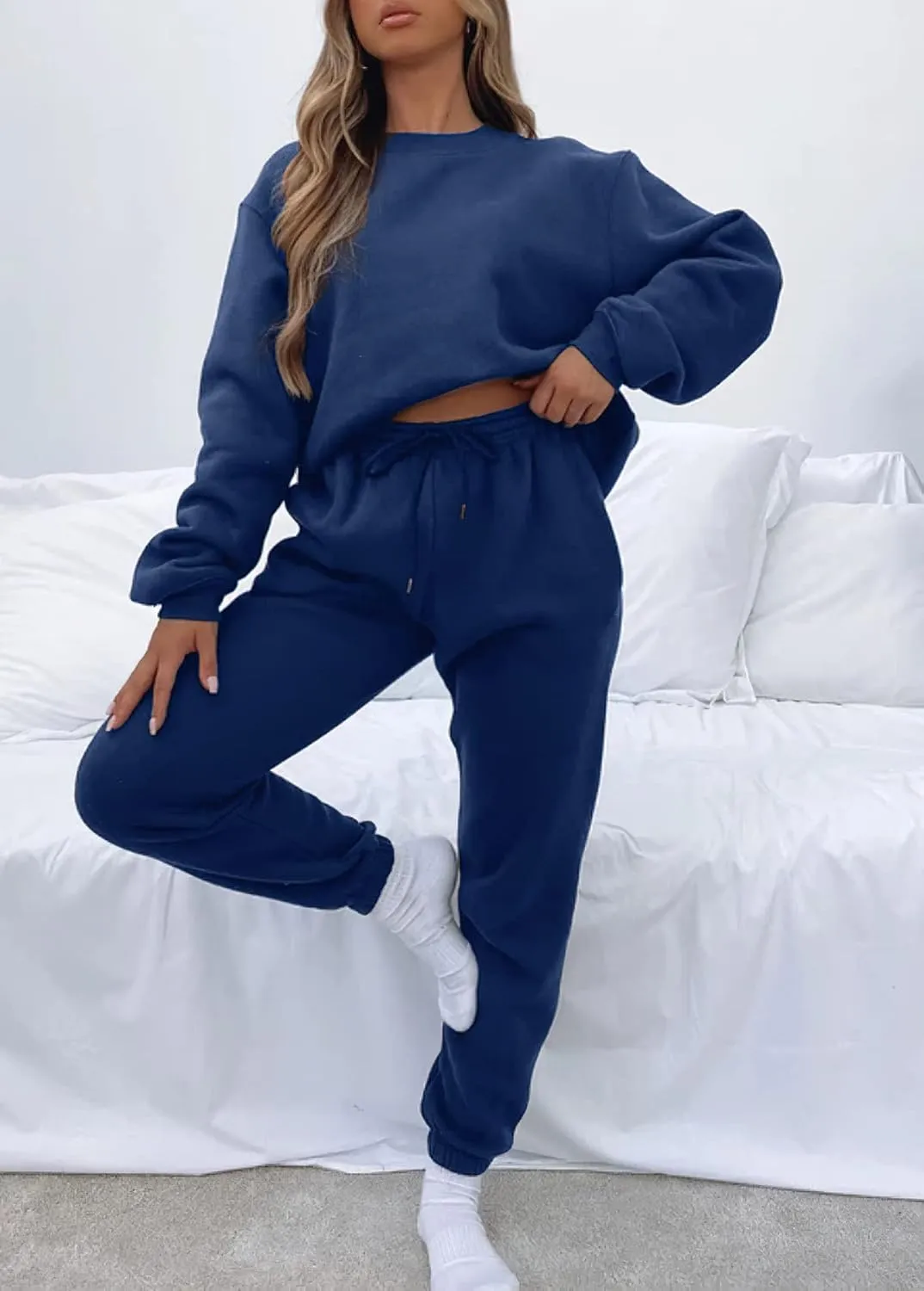 Viatabuna Women's 2 Piece Fleece Sweatsuit Outfit Long Sleeve Crewneck Pullover Sweatshirt Drawstring Jogger Pants Lounge Set