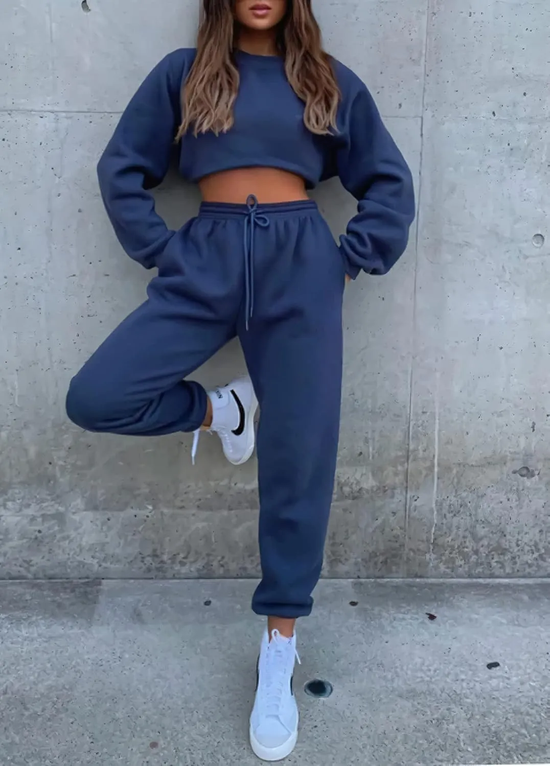 Viatabuna Women's 2 Piece Fleece Sweatsuit Outfit Long Sleeve Crewneck Pullover Sweatshirt Drawstring Jogger Pants Lounge Set